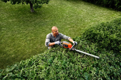Husqvarna 215iHD45 Cordless Hedge Trimmer