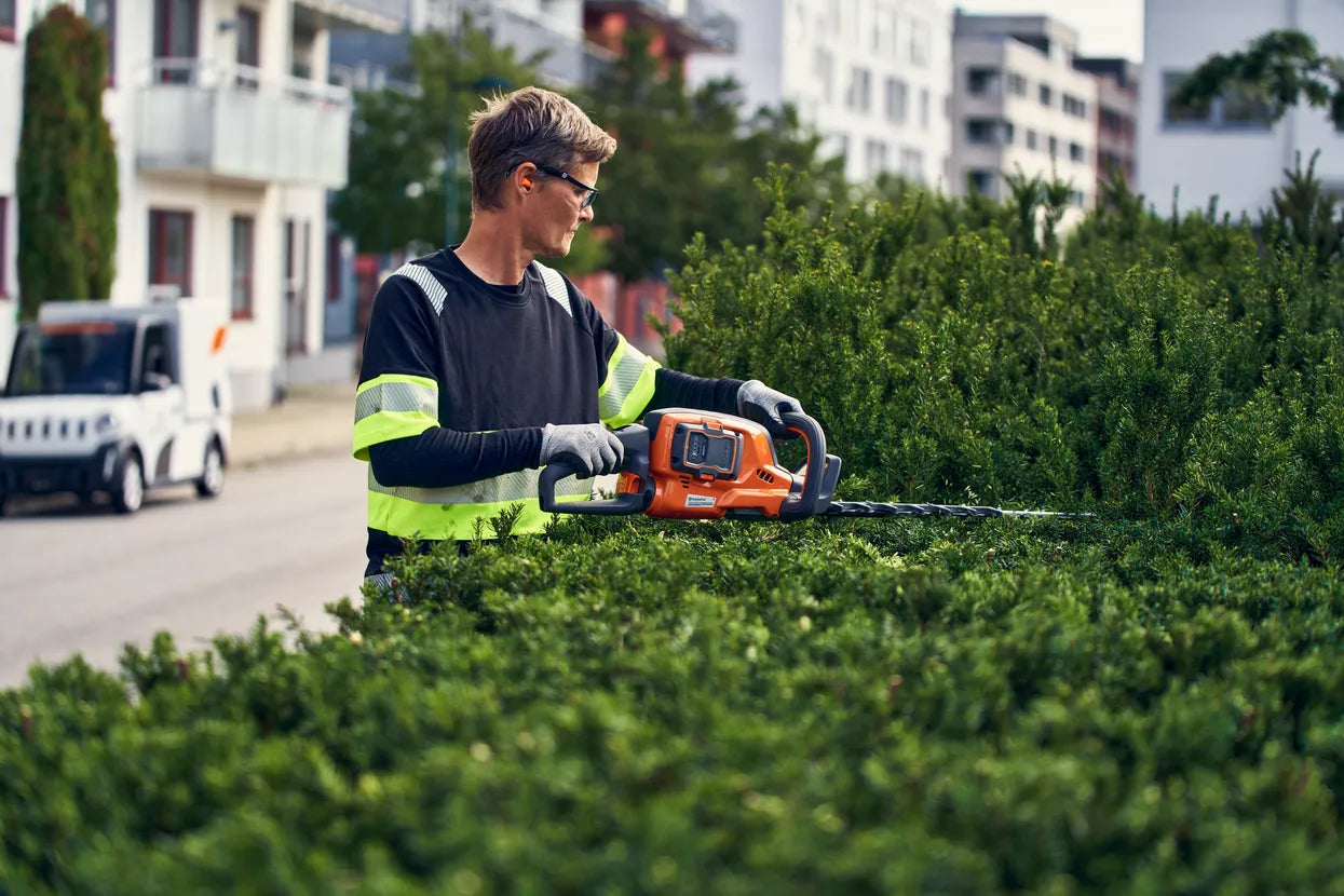 Husqvarna 522iHDR60 Pro Cordless Hedge Trimmer (Tool only)