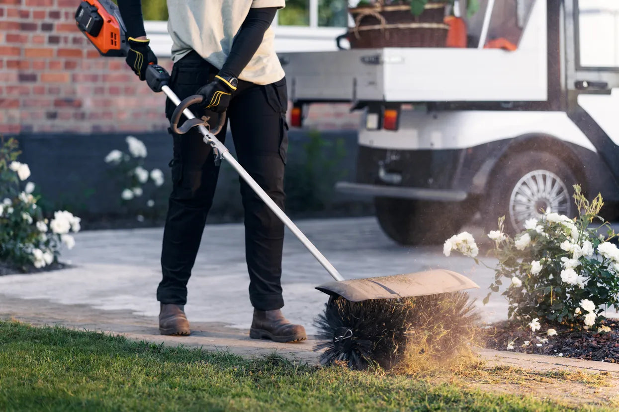 Husqvarna 525iLK Cordless Combi Tool with Trimmer Attachment