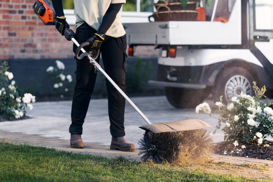 Husqvarna 525iLK Cordless Combi Tool with Trimmer Attachment