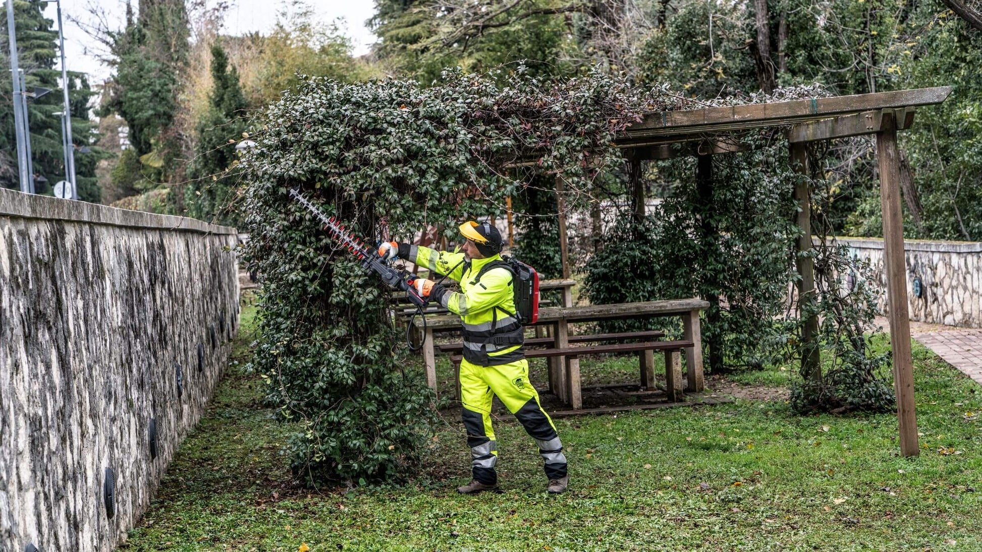 Kress KC200.9 Commercial 60V Cordless Hedge Trimmer