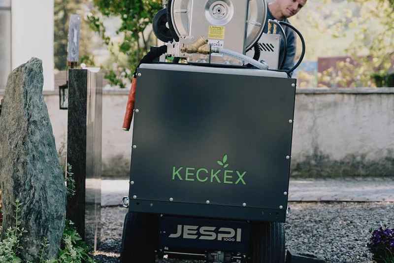 Compact and self propelled