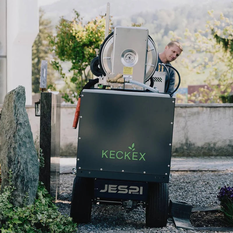 Compact and self propelled