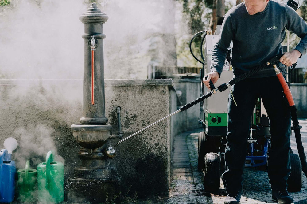 Hot water and steam applications with pressure option