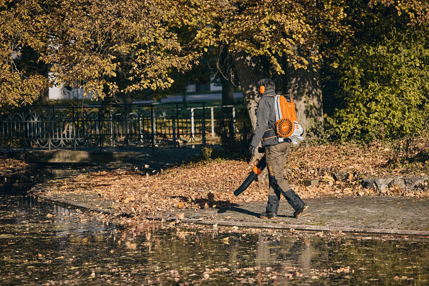 Stihl BGA300 Backpack Cordless Blower