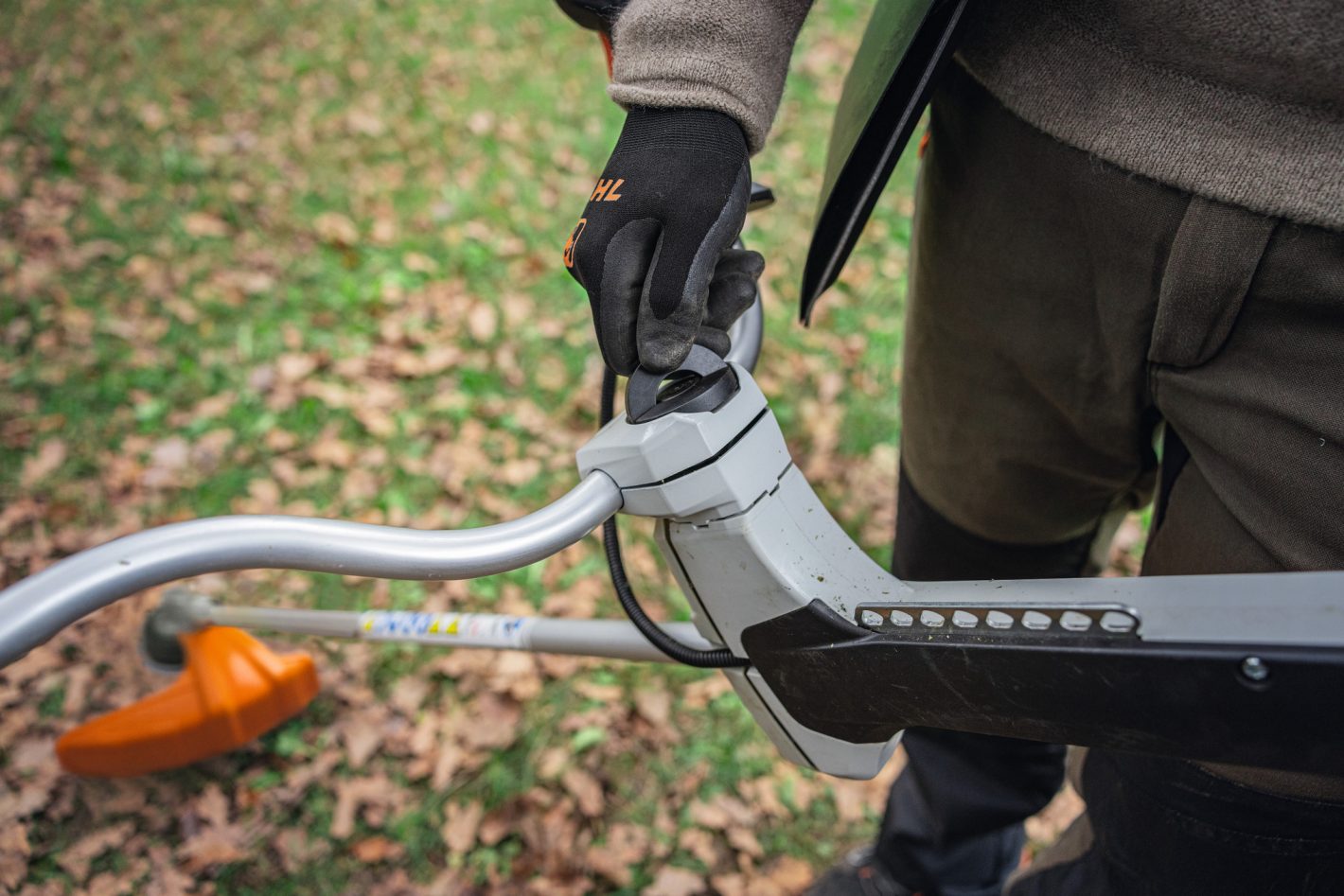 Stihl FSA200 Cordless Brushcutter (Tool only with GrassCut 260-2 blade)