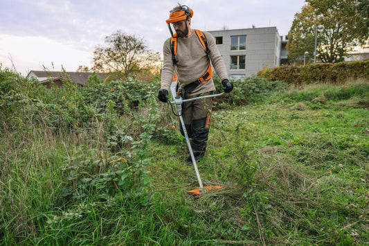 Stihl FSA200 Cordless Brushcutter (Tool only with GrassCut 260-2 blade)