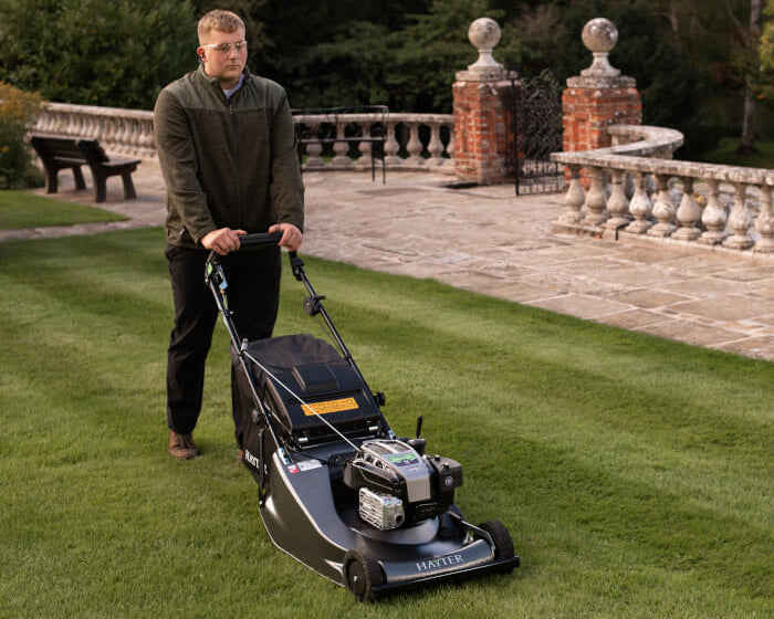 HIRE Pedestrian Petrol Lawn Mowers (Rear Roller or Four Wheel) 19" - 22"