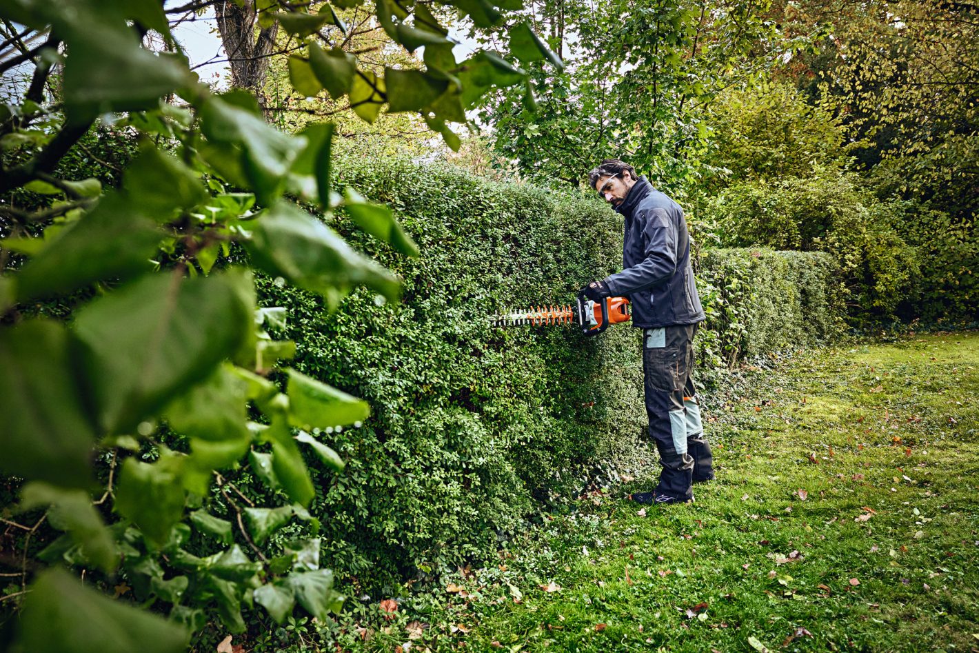 Stihl HSA100 Cordless Hedge Trimmer (Tool only)