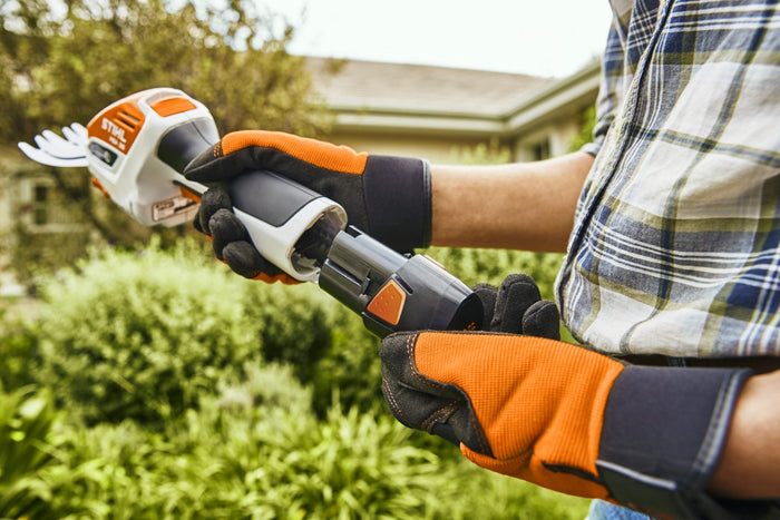 Tool Free Blade Replacement