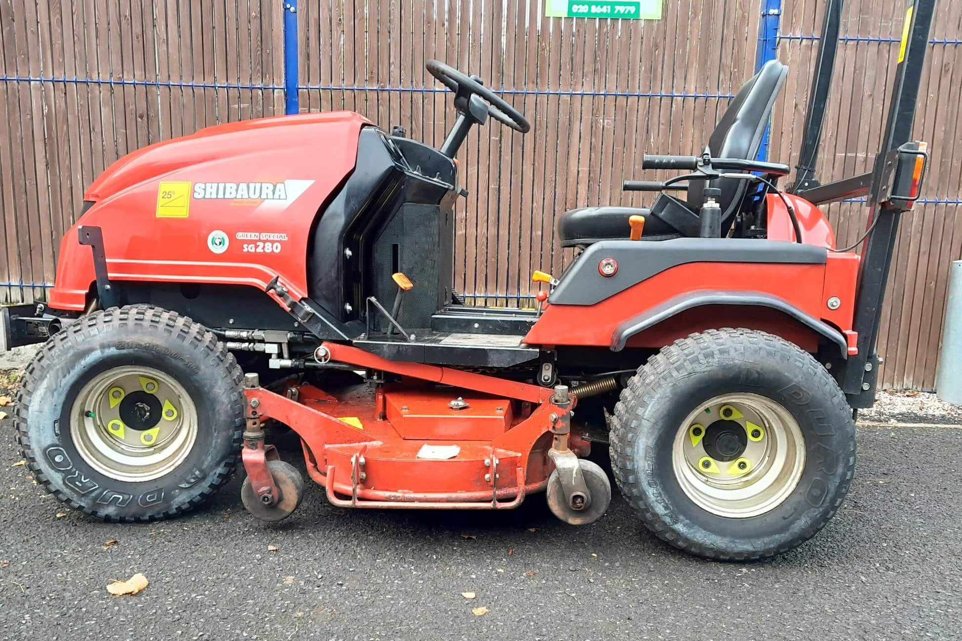 USED Shibaura SG280 4WD Ride On Bank Mower