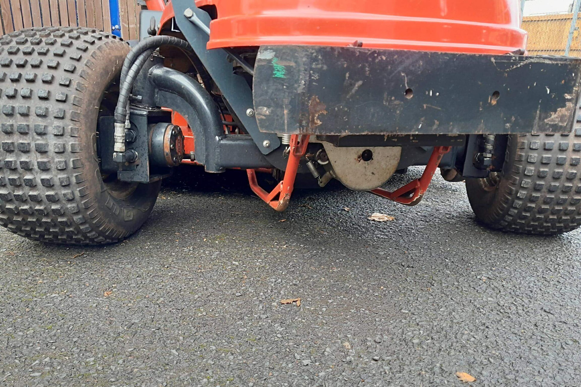 USED Shibaura SG280 4WD Ride On Bank Mower