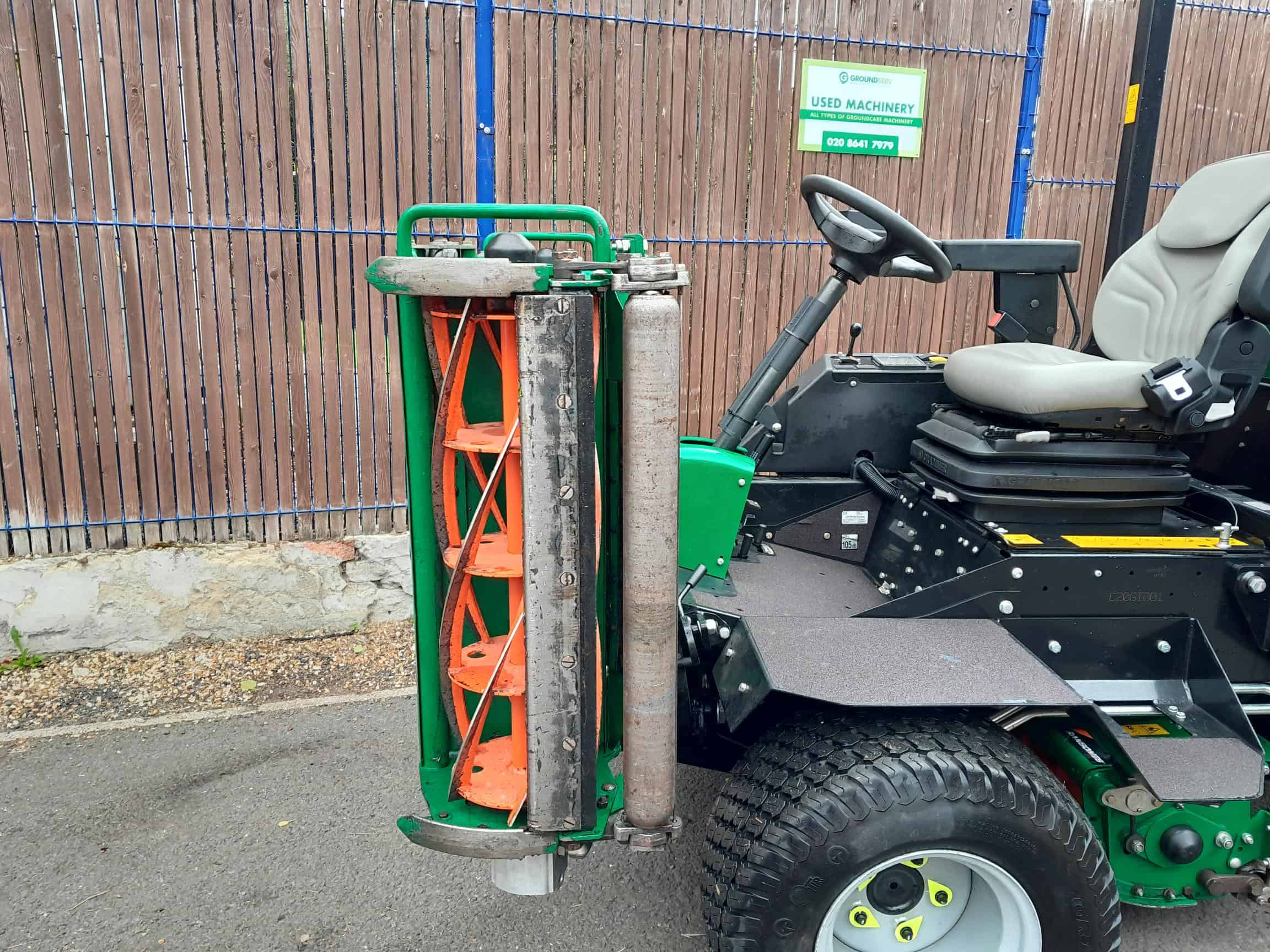 Ransomes Parkway 3 triple ride on - Image 4