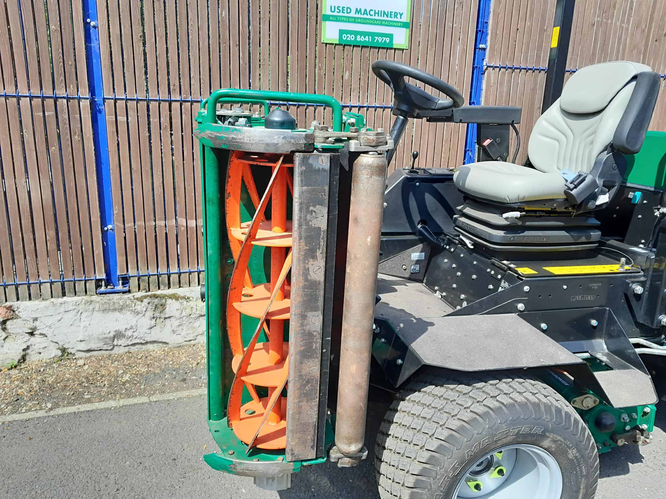 (SOLD)Ransomes Parkway 3 triple cylinder ride on mower - Image 2