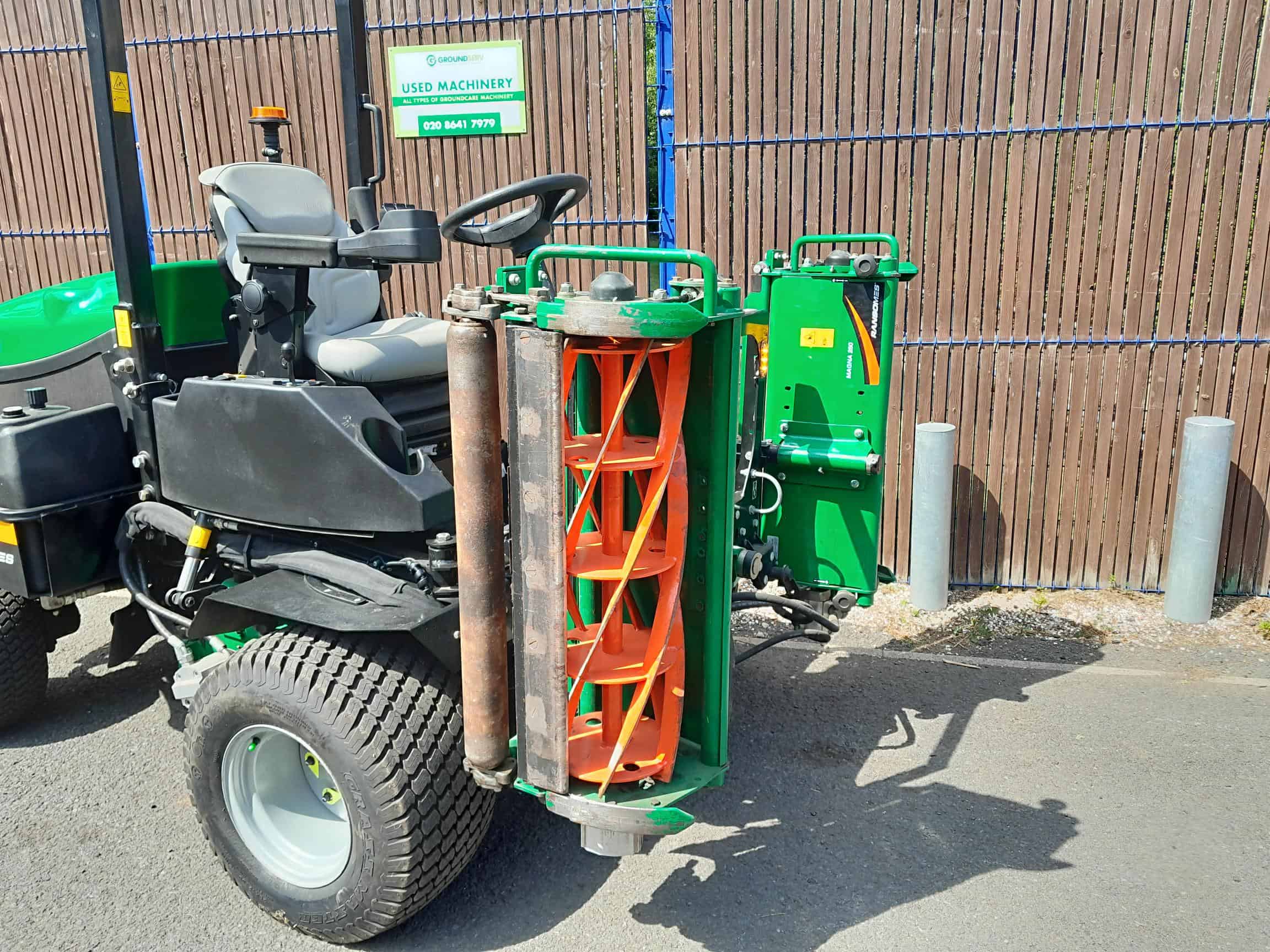 (SOLD)Ransomes Parkway 3 triple cylinder ride on mower - Image 8