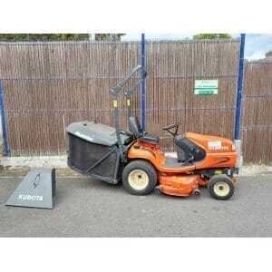Kubota G21 cut and collect ride on