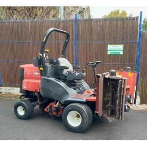 Toro LT F3000 triple flail gang ride on mower
